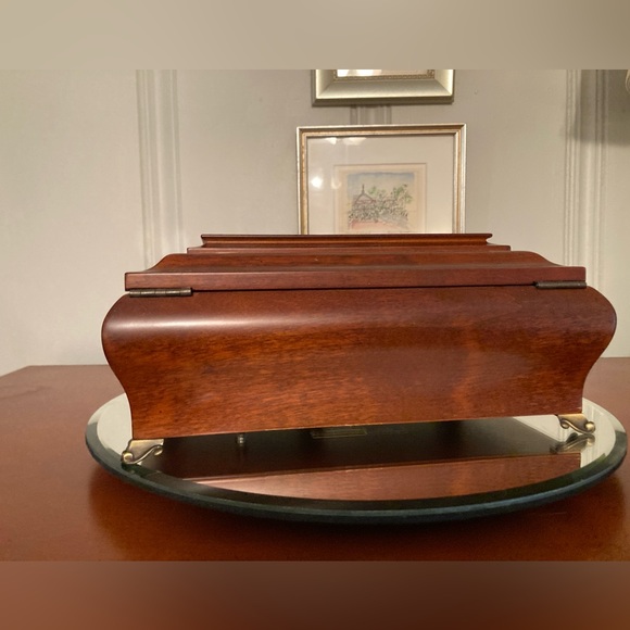 Vintage Bombay Co solid wood velvet lined jewelry box,removable tray,plays music - Picture 6 of 13